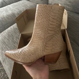 Matisse caty boot in tan snake